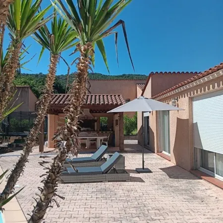 New apartment in villa with pool, near sea and mountains, thermal baths