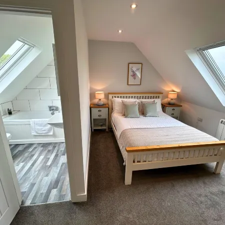 New Forest Lodge