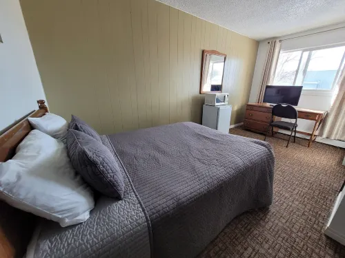 Grizzly Motel Hotels in Swan Hills