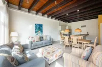 Punda City Centre Penthouse Hotels in Souax