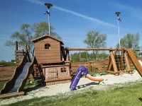 Lovely House Overlooking the Lake, Near the Sea, Ideal for 9 People