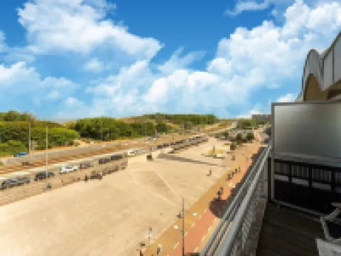 Bright Coastal Stay in Bredene Hoteles en Bredene