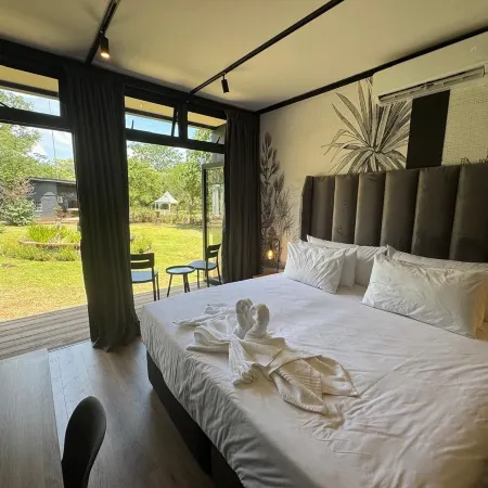 Shangri-La Country Hotel & Spa