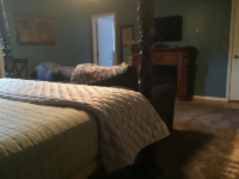 Up up and Away Lodging Hotels in Gasconade County