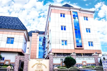 Milton Park Hotel & Resort Отели в г. Кано