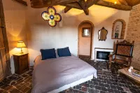 La Tour Mandot Hotels in Saint-Maurice-de-Beynost