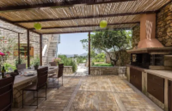 Peacefull Stone-Built Villa