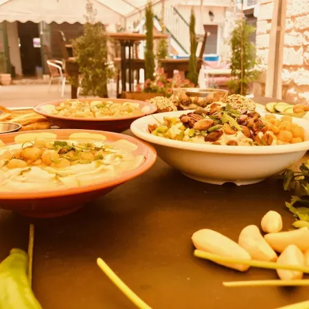 Al Yakhour Hostel