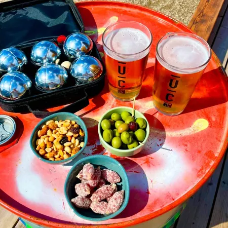 Urban Camper Hostel & Bar
