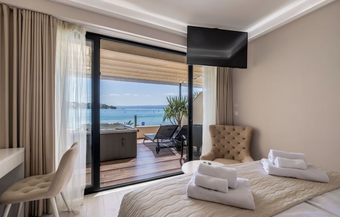 Sea View Luxury Rooms Seven of Nine