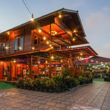 Villa Robert Hotels near Manado Resort