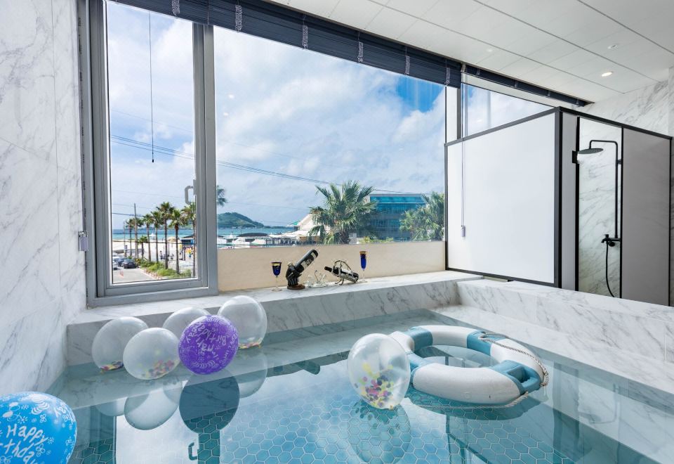 블루스프링부띠끄호텔 전경