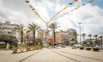 Seaside Escape with Private Patio with Mamad by Sea N' Rent