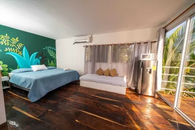 La Hola Villas