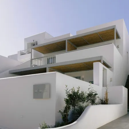 Mr and MRS White Paros
