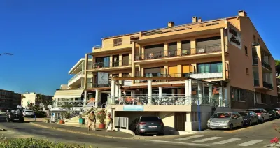 Hôtel les Alizés فنادق في Le Rayol-Canadel-sur-Mer
