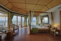 Safari Island Hotel di Halaveli