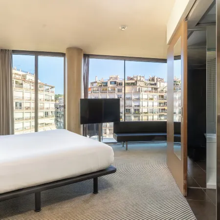 B Hotel