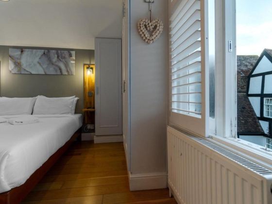 Talbot Lane Cottage Horsham by My Getaways