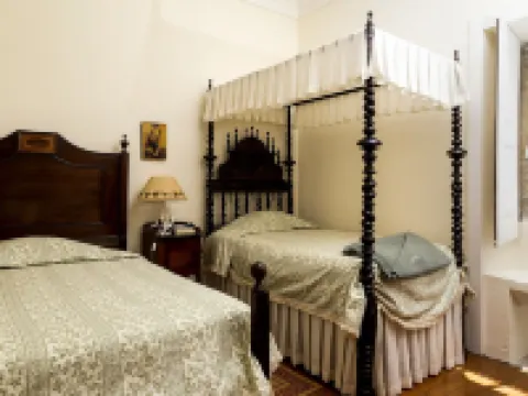 Casa da Azenha Hotels in Cambres