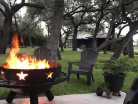 Live Oaks Bed and Breakfast Hotels in Uvalde