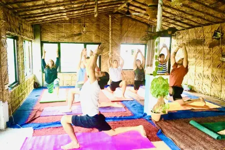 Skyard Rishikesh, Laxman Jhula Отели рядом с достопримечательностью «Eden Rock River Resort»