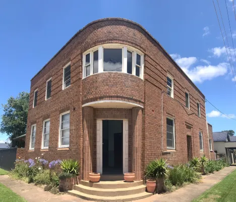 Story Bank Mandurama Hotels in Blayney