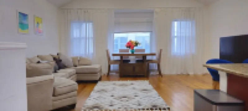 Luxurious 3 bedroom Condo in Jersey City. 10 mins Walk to JSQ Path station