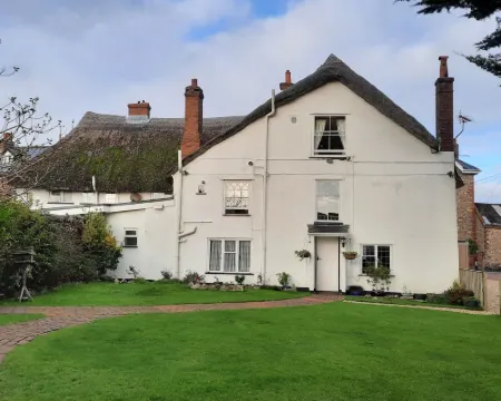 The White Cottage Hotels in Colyton