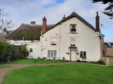 The White Cottage Отели в г. Колитон