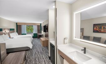 Holiday Inn Express & Suites Hayward