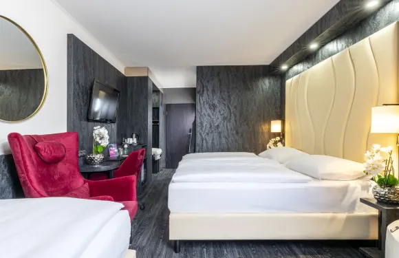 因河畔米爾多夫廣場酒店