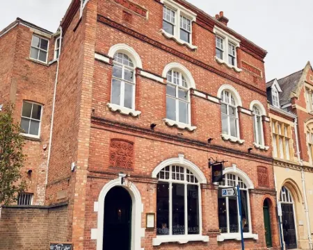 The Old Coffee Tavern Hotels in Warwick