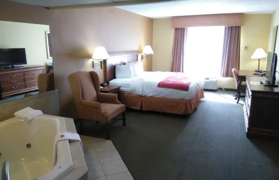 克林頓唄盟套房酒店