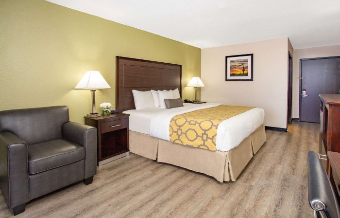 Baymont by Wyndham Phoenix I-10 Near 51st Ave