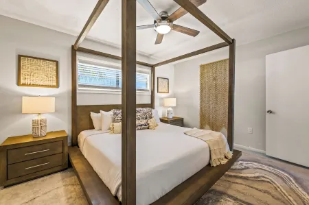 Bali Hai Beachfront Resort and Spa Отели рядом с достопримечательностью «Alvin's Island - Holmes Beach #753»