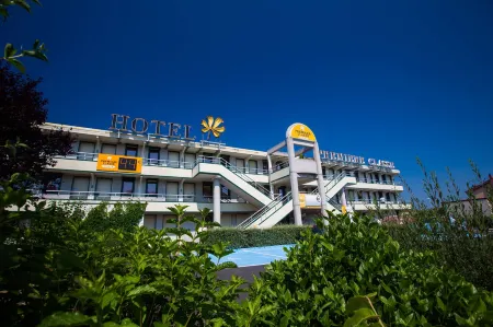 克萊蒙費朗北普瑞米爾經典飯店