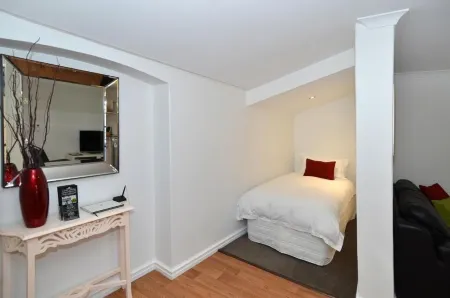 Albany Central Apartments Отели в г. Олбани