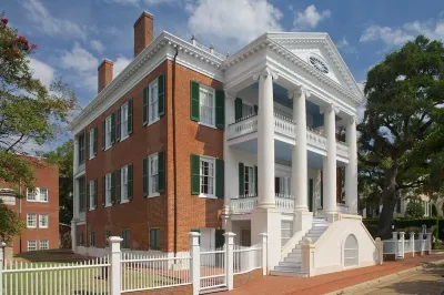 Choctaw Hall Bed & Breakfast Hotels in der Nähe von Stratton Chapel Gallery