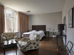 First Hotel Grand