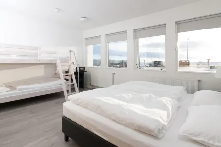 Kef Guesthouse by Keflavík Airport