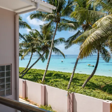 Shanaz Beachside Retreat