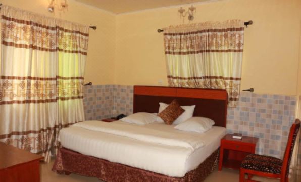 Carlcon Hotel