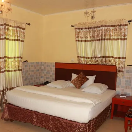 Carlcon Hotel