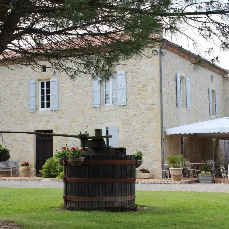 Au Vieux Pressoir Hotels in Département Gers