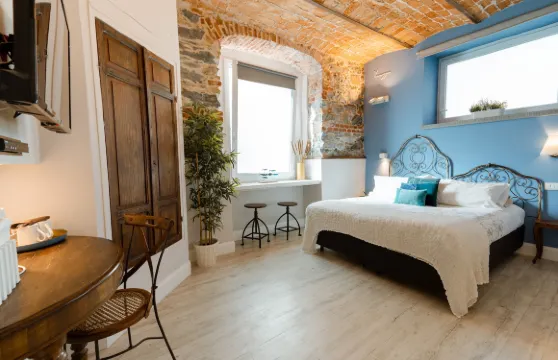 樂5漁村斯佩西亞旅館