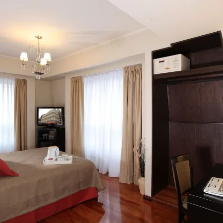 Europlaza Hotel & Suites