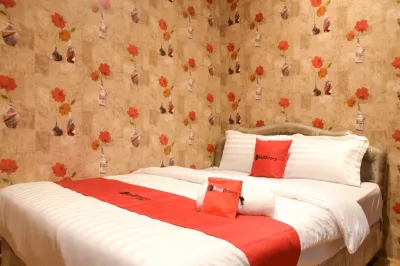 RedDoorz Near Pelabuhan Tanjung Perak 2 Surabaya Hotels in Gresik