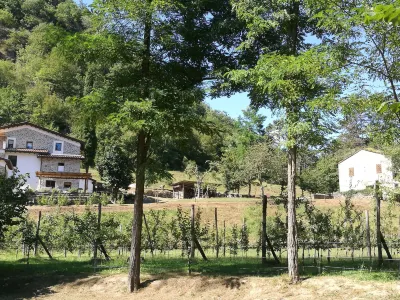 Agriturismo di là Dall'Acqua Hotels in Bagnone