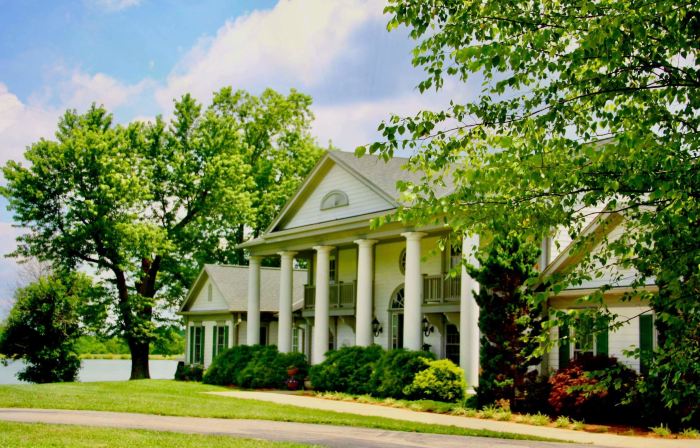 The B & B at Queenslake